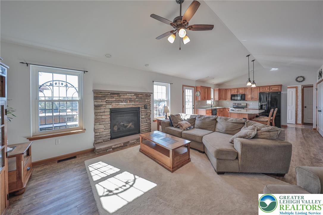 3341 Buckskin Lane