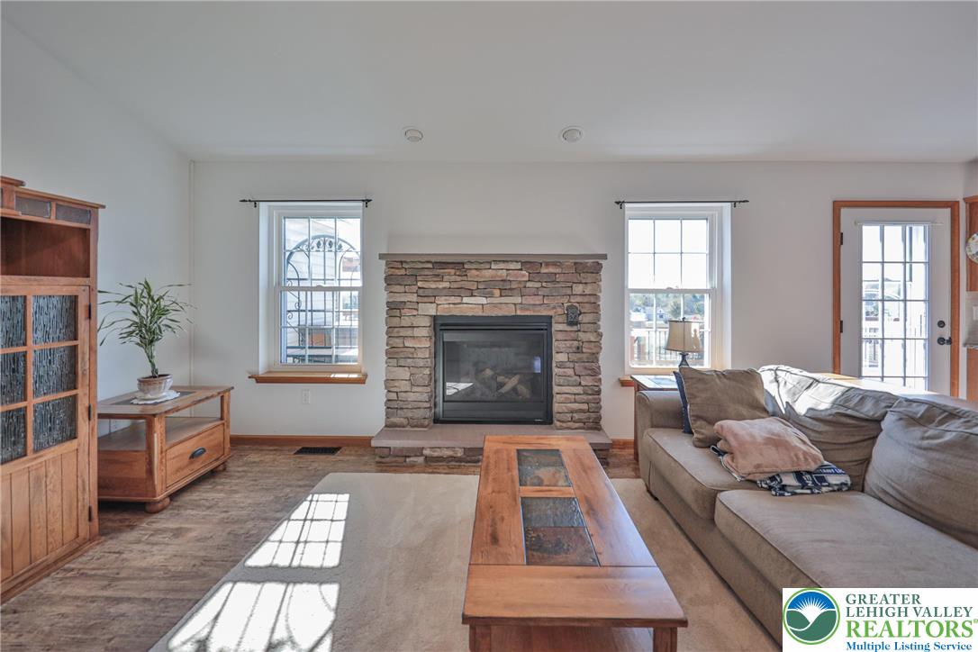 3341 Buckskin Lane