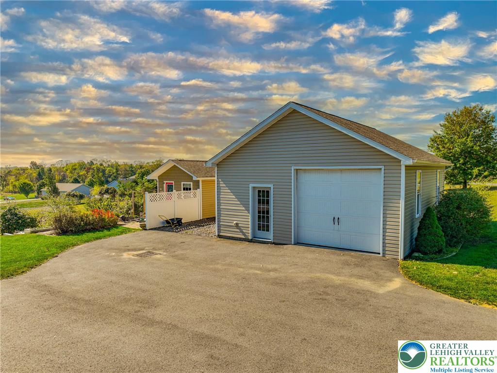 3341 Buckskin Lane