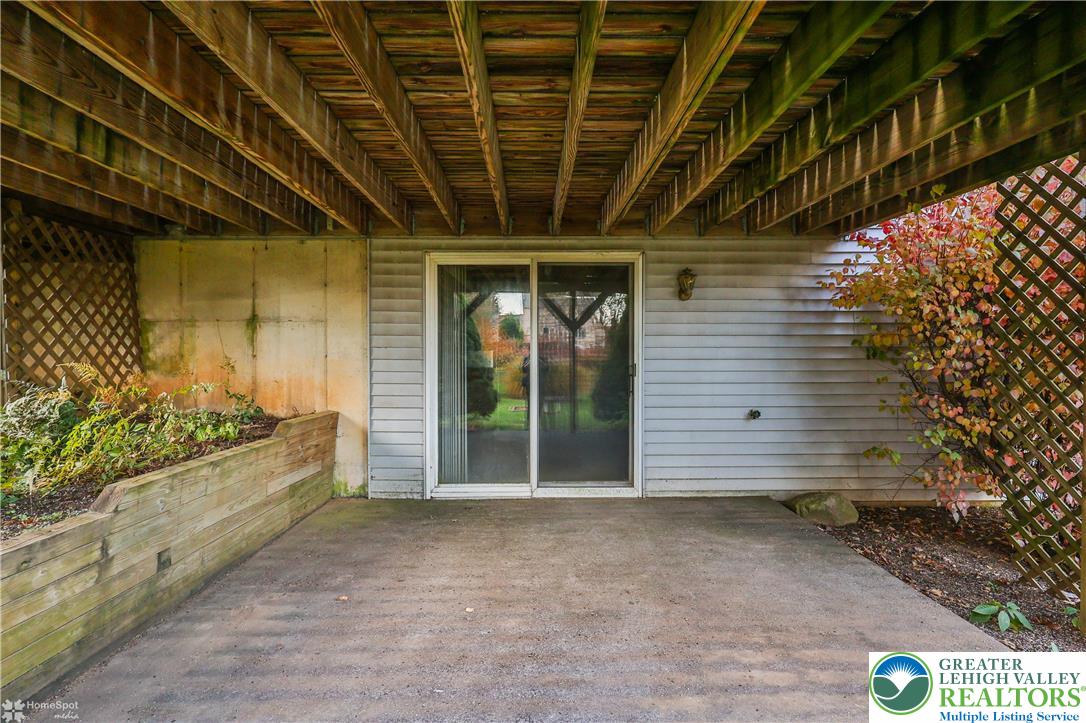 1110 Greenbriar Lane