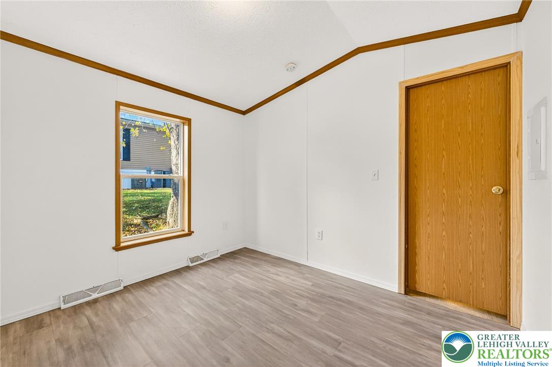5 Woodview Court
