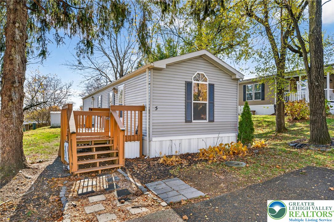 5 Woodview Court