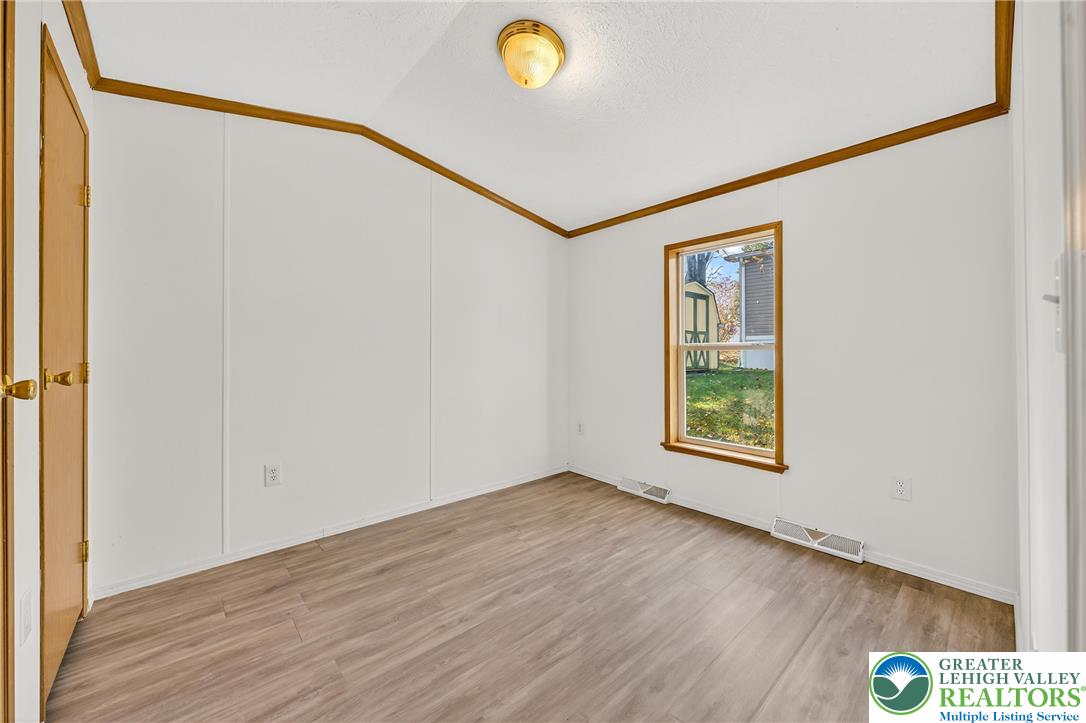 5 Woodview Court