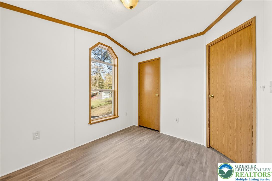 5 Woodview Court