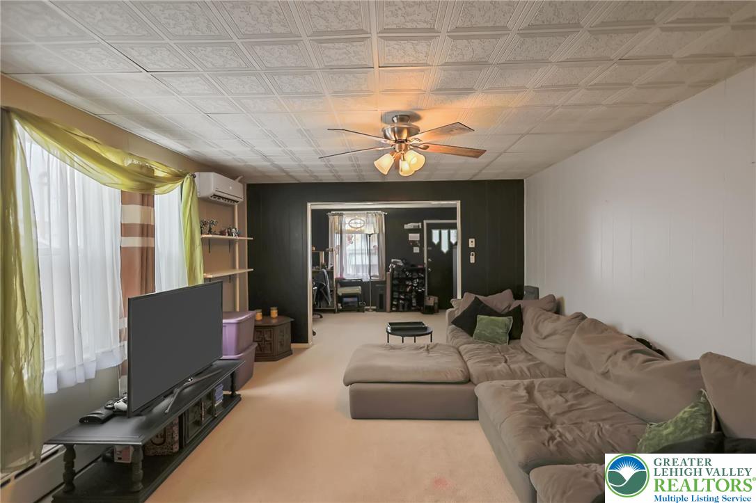 415 West White Street