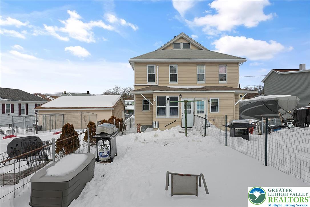 415 West White Street