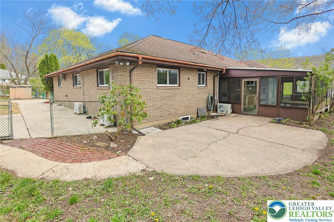 7 Ardmore Avenue