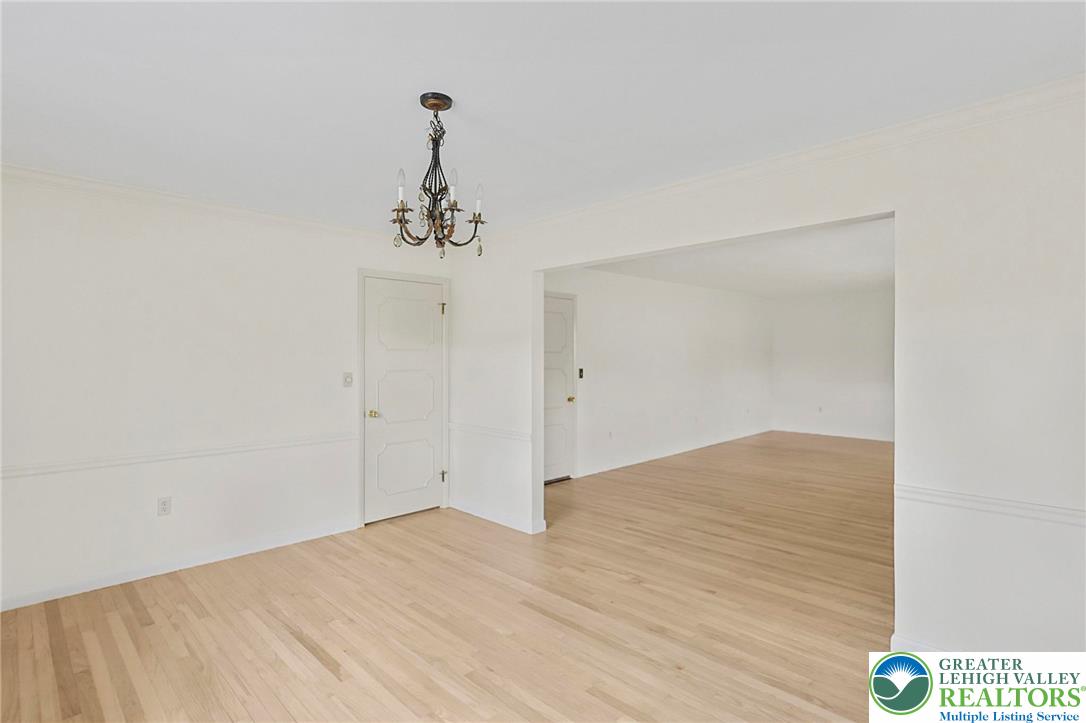 7 Ardmore Avenue