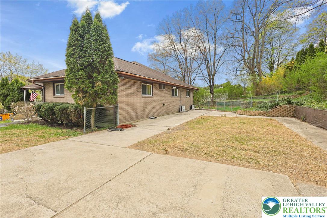 7 Ardmore Avenue