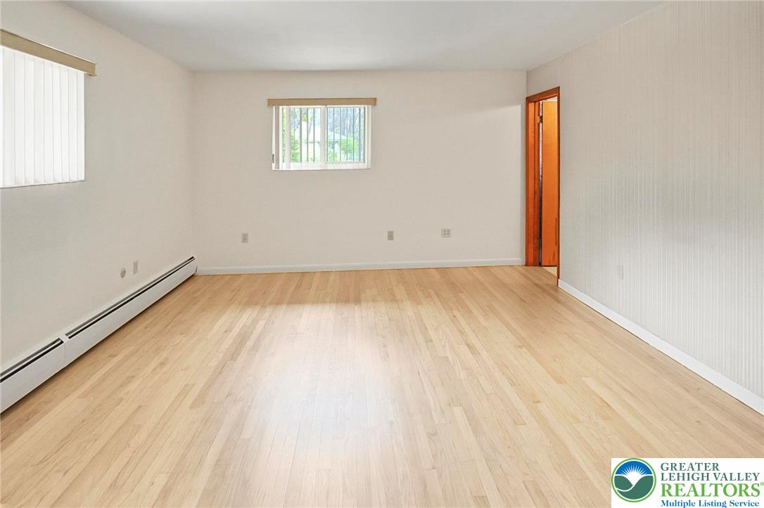 7 Ardmore Avenue