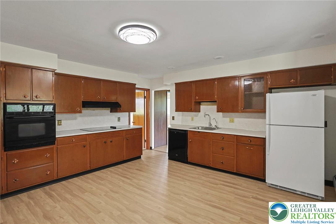 7 Ardmore Avenue