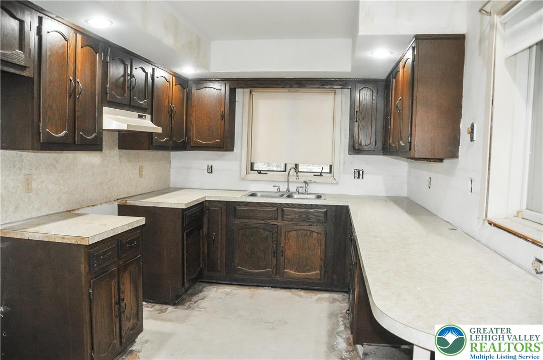 121 Longview Drive