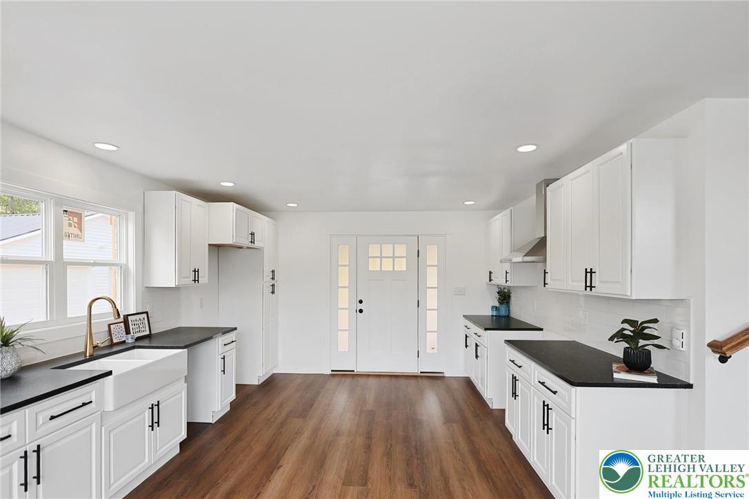 121 Ben Titus Road