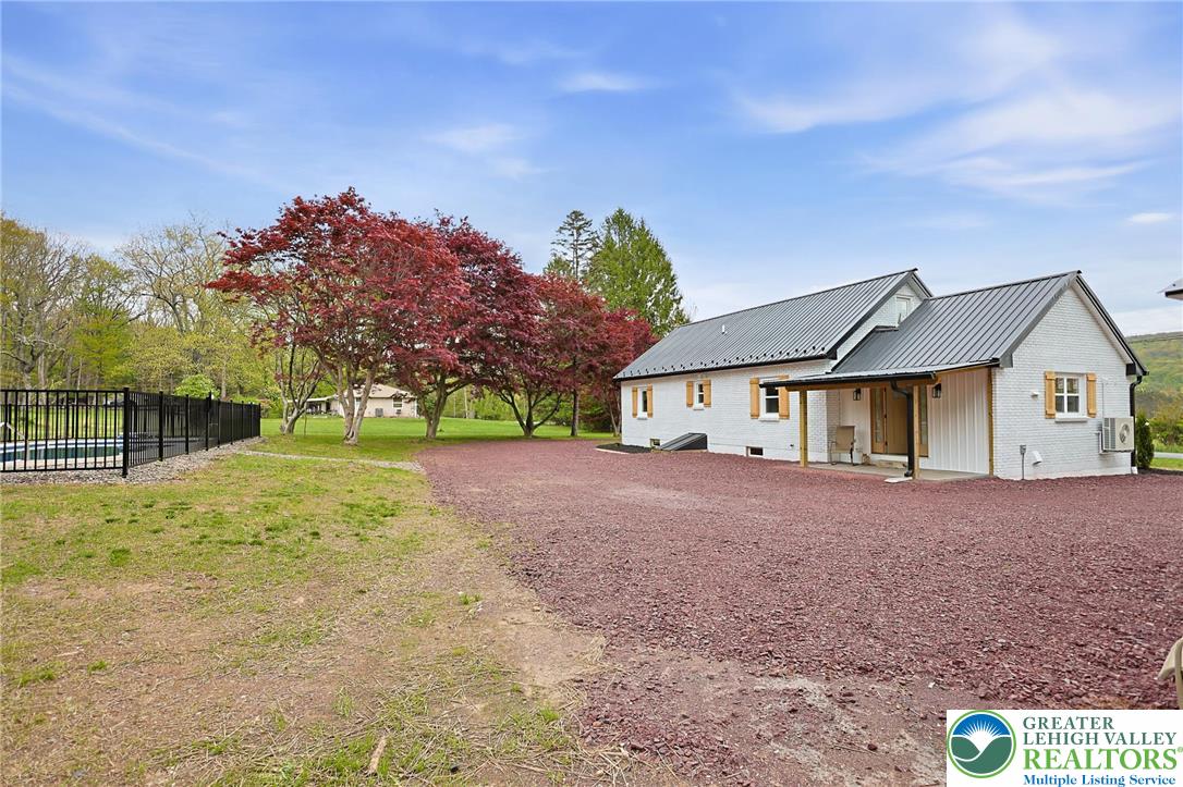 121 Ben Titus Road