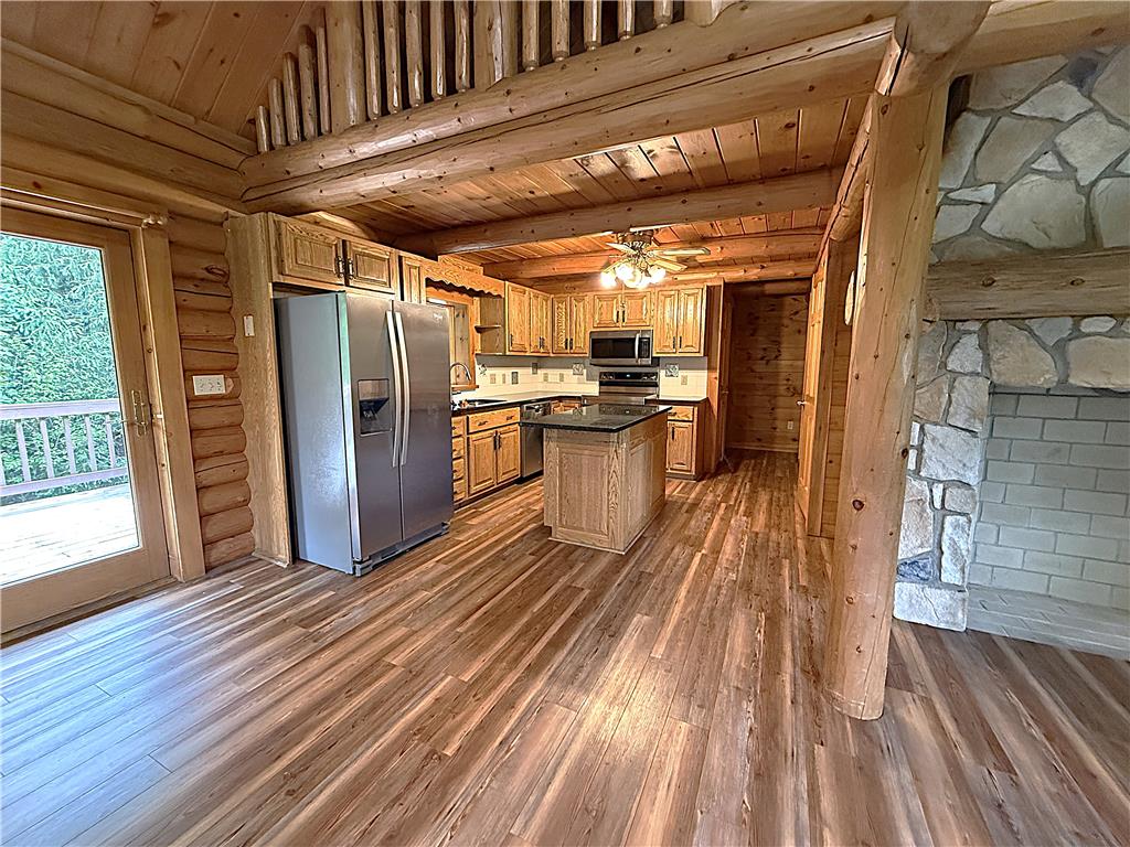 4322 Wood Drive