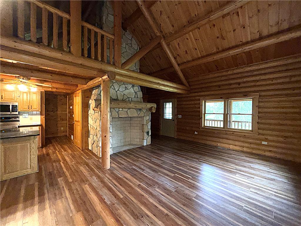 4322 Wood Drive