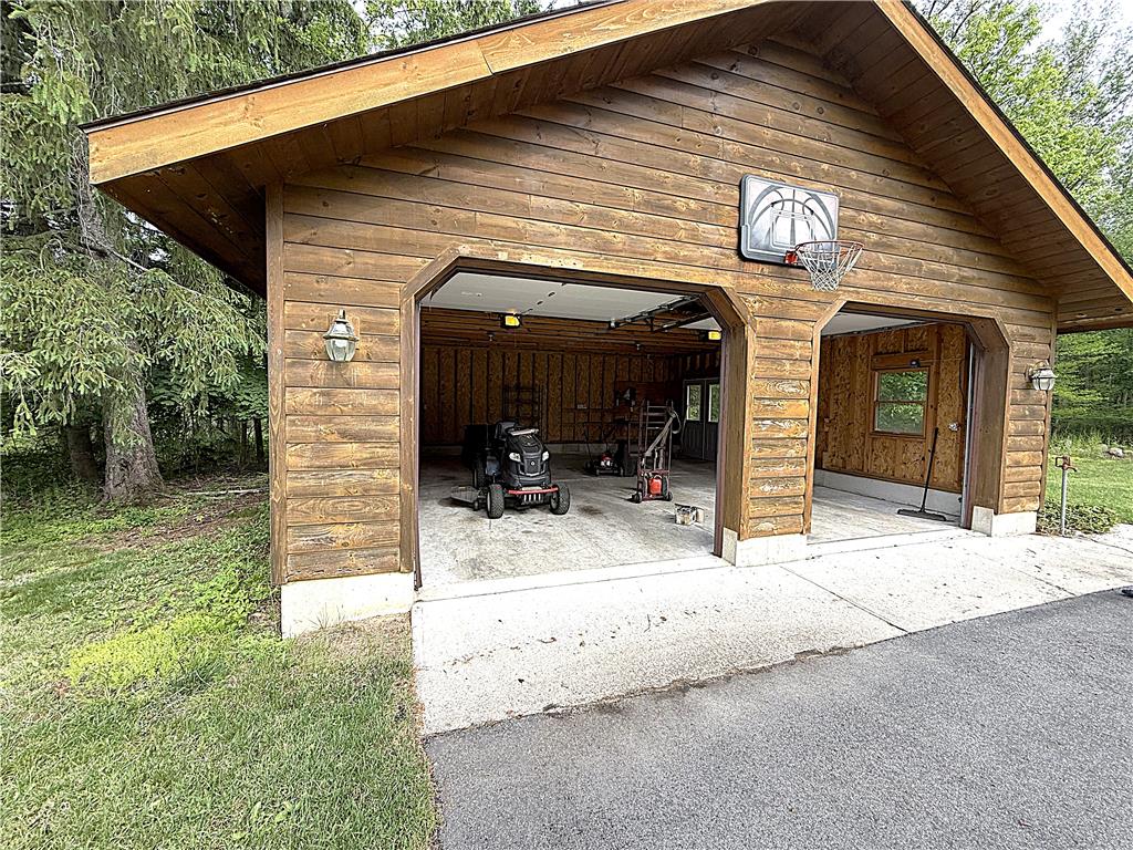 4322 Wood Drive