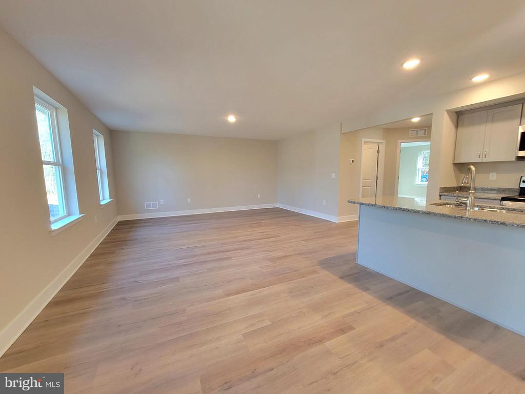 23 SATIN WAY