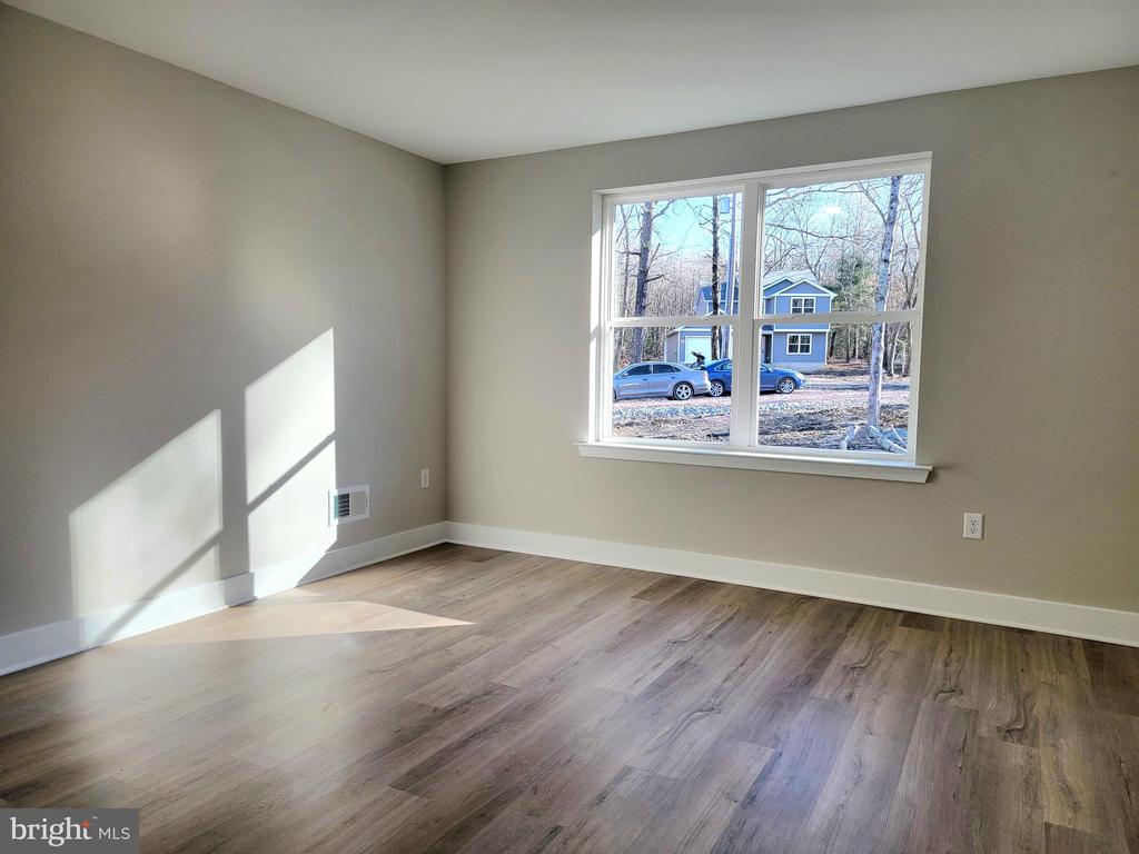 23 SATIN WAY