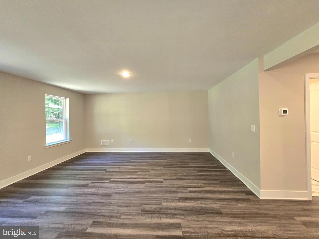 26 SATIN WAY