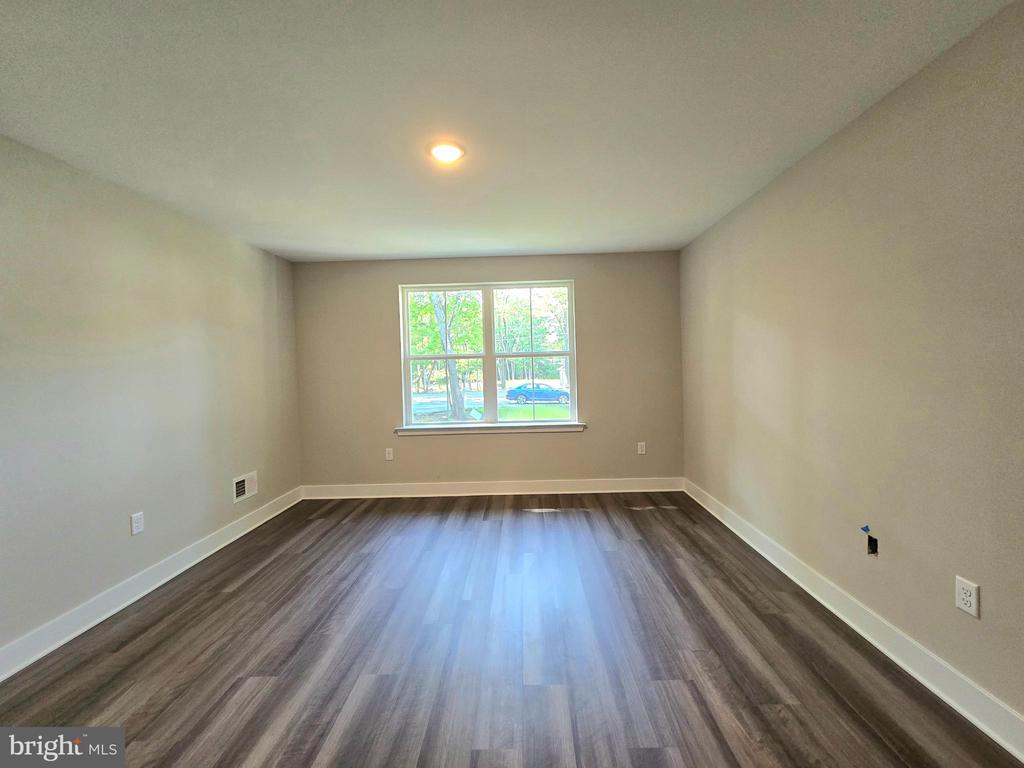 26 SATIN WAY