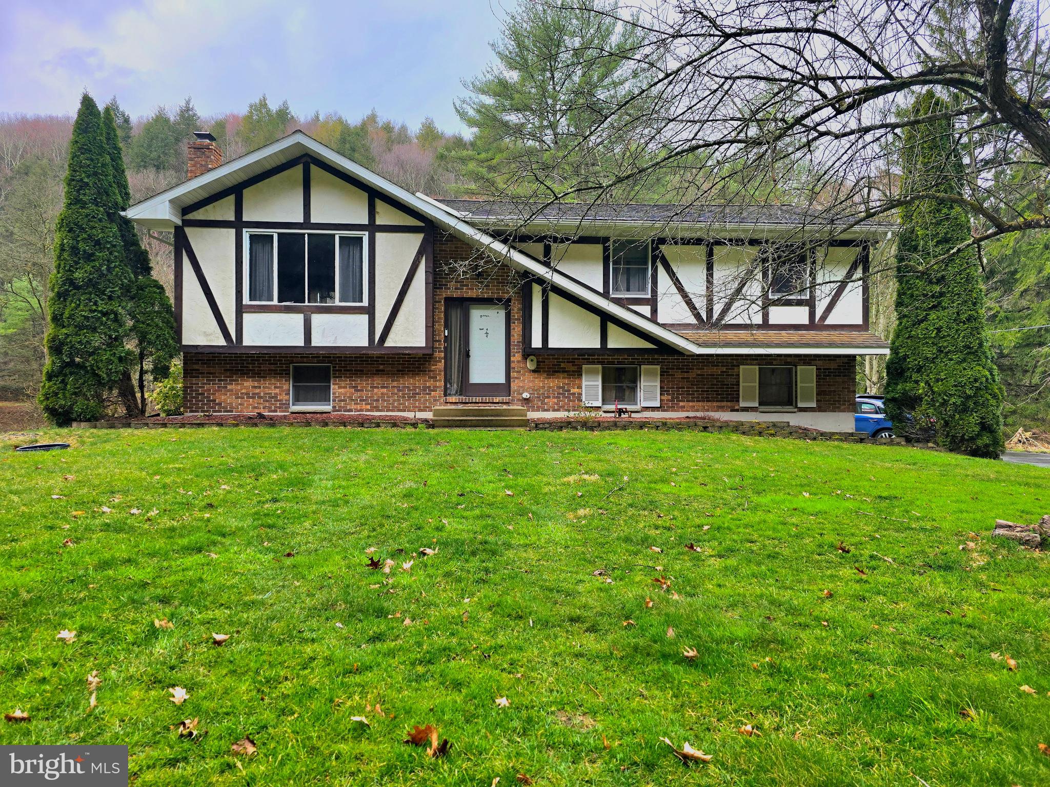 2580 SPRUCE HOLLOW ROAD