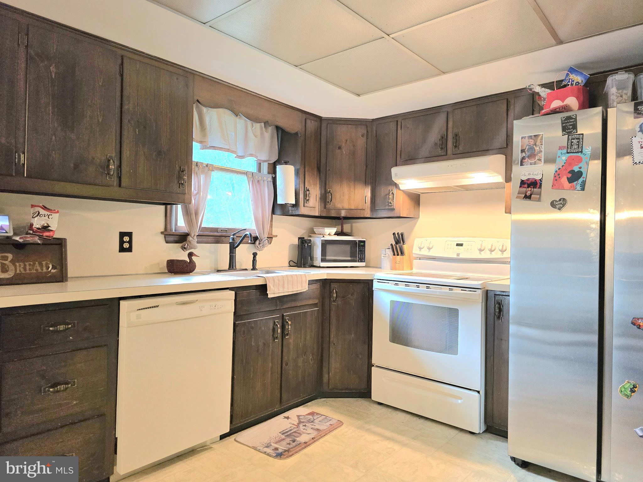 2580 SPRUCE HOLLOW ROAD