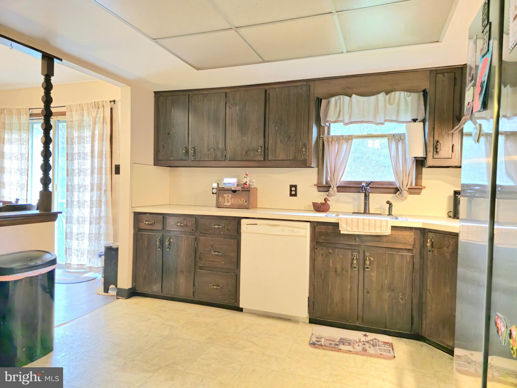 2580 SPRUCE HOLLOW ROAD