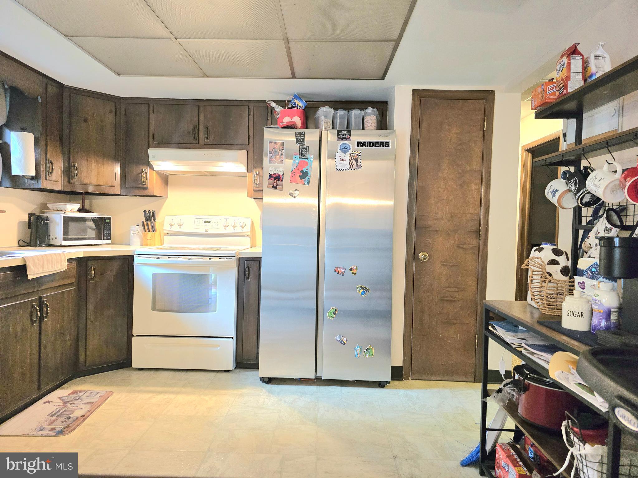 2580 SPRUCE HOLLOW ROAD