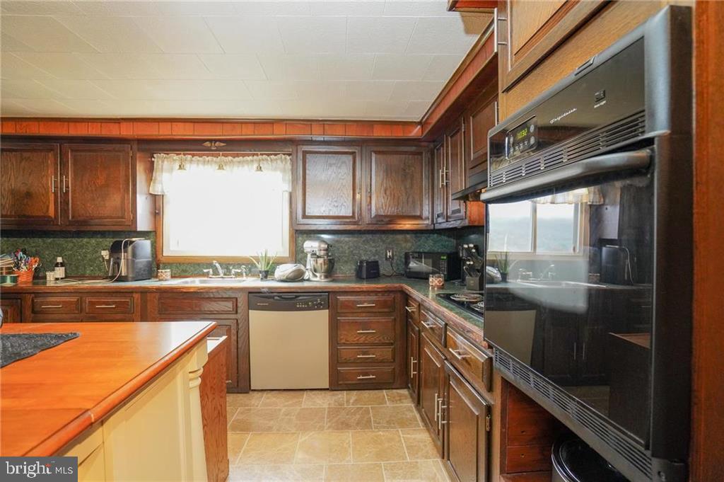 333 E ABBOTT STREET 335