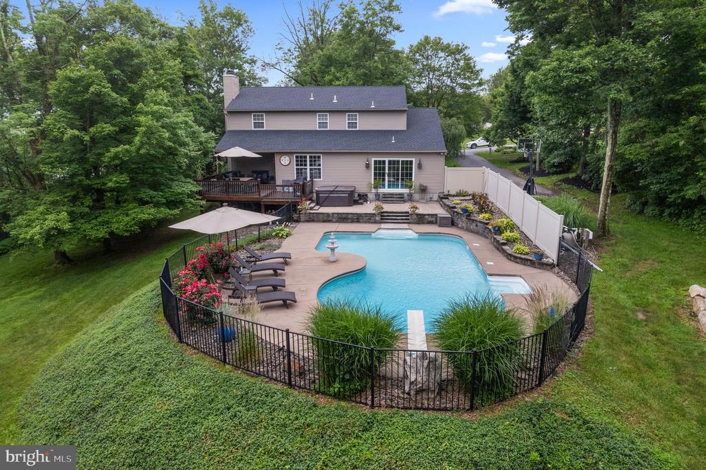 50 RIDGEVIEW DRIVE