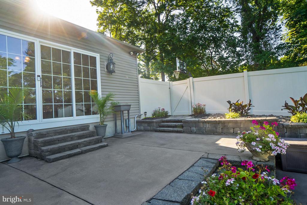 50 RIDGEVIEW DRIVE