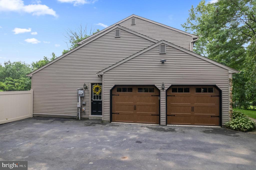 50 RIDGEVIEW DRIVE