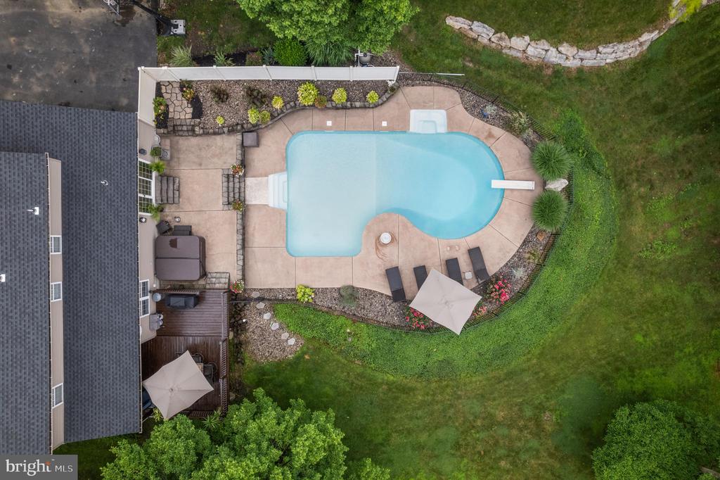 50 RIDGEVIEW DRIVE
