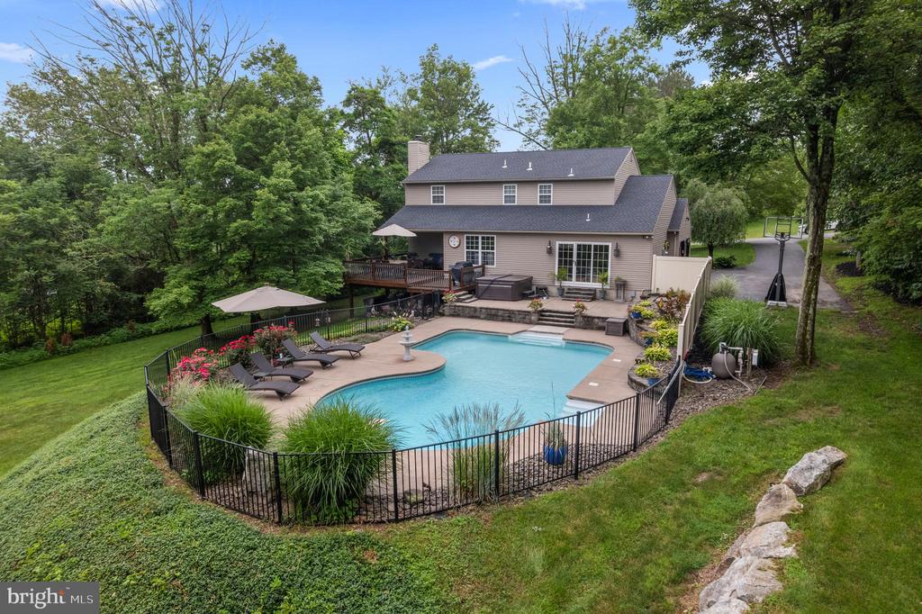 50 RIDGEVIEW DRIVE