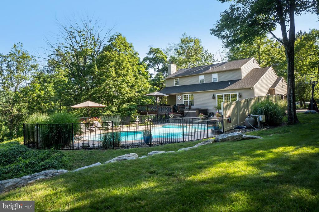 50 RIDGEVIEW DRIVE