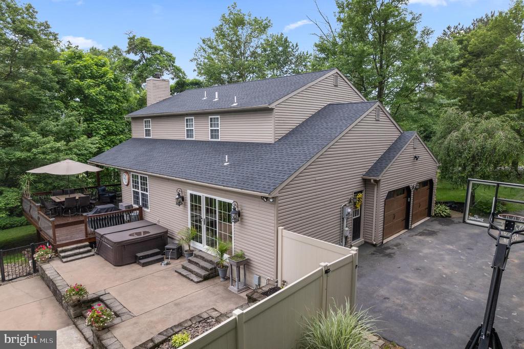 50 RIDGEVIEW DRIVE