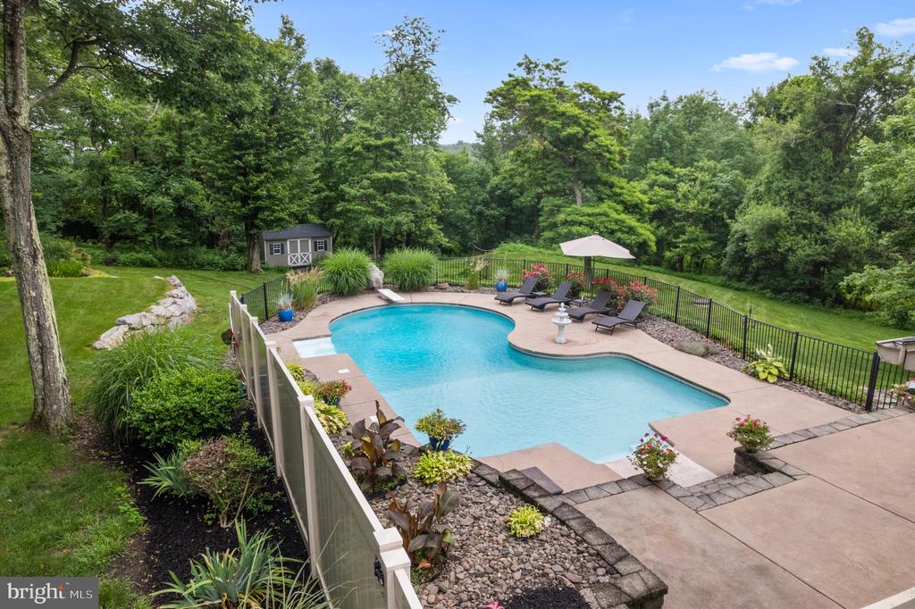 50 RIDGEVIEW DRIVE