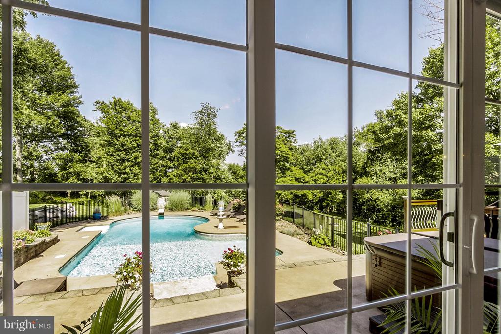 50 RIDGEVIEW DRIVE
