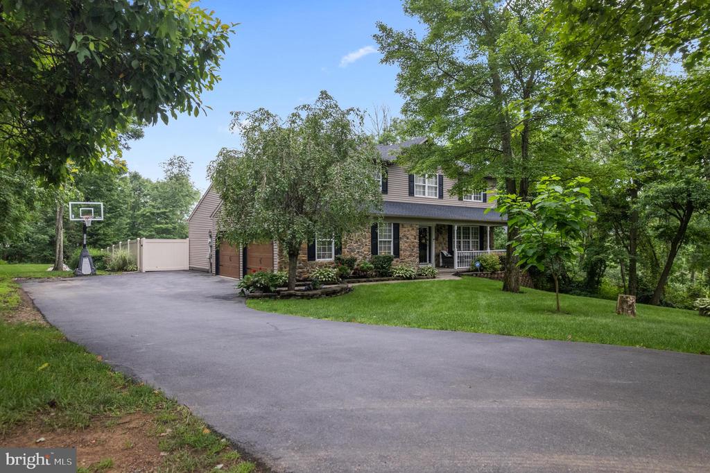 50 RIDGEVIEW DRIVE