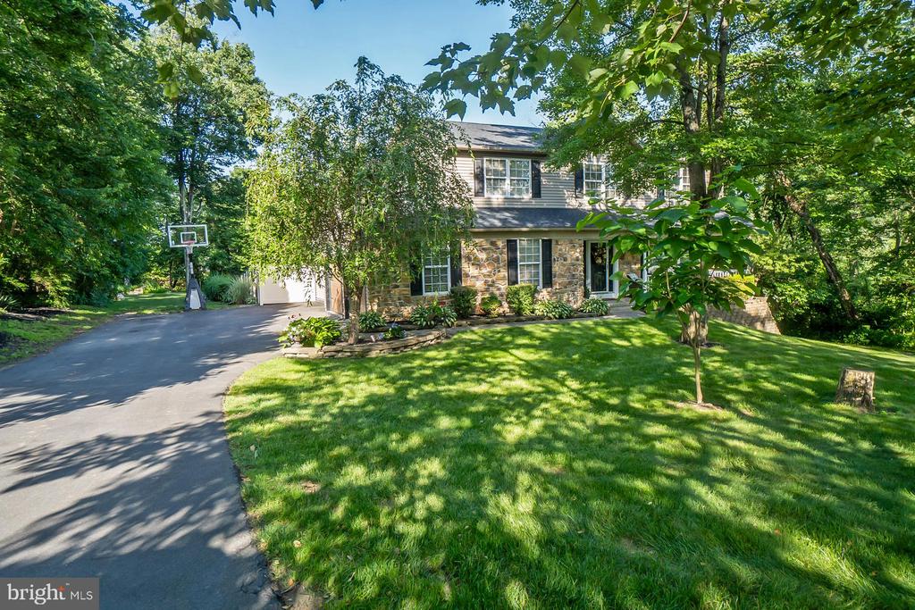 50 RIDGEVIEW DRIVE