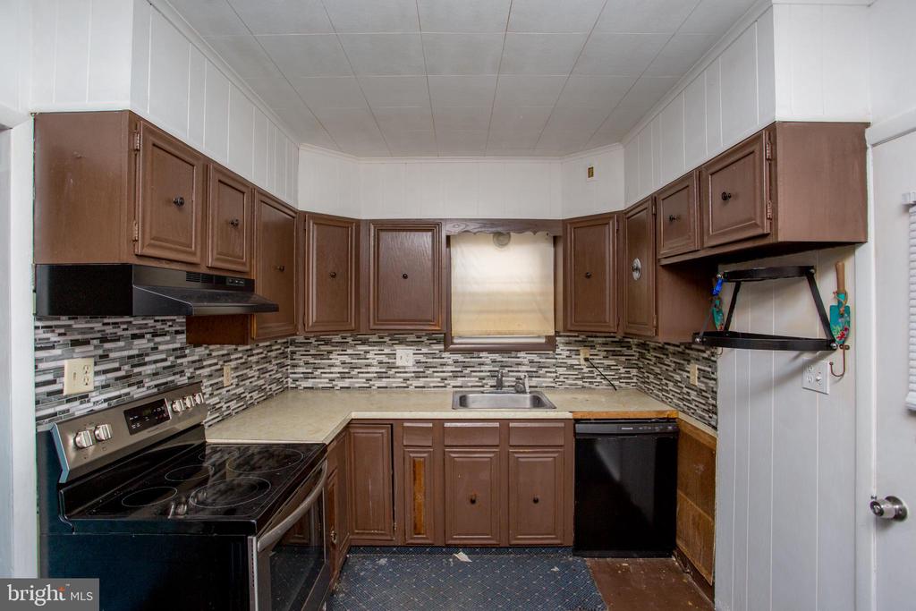 126 W WHITE STREET
