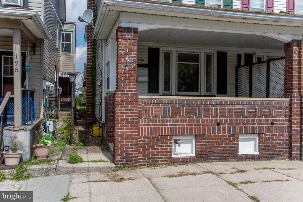 126 W WHITE STREET