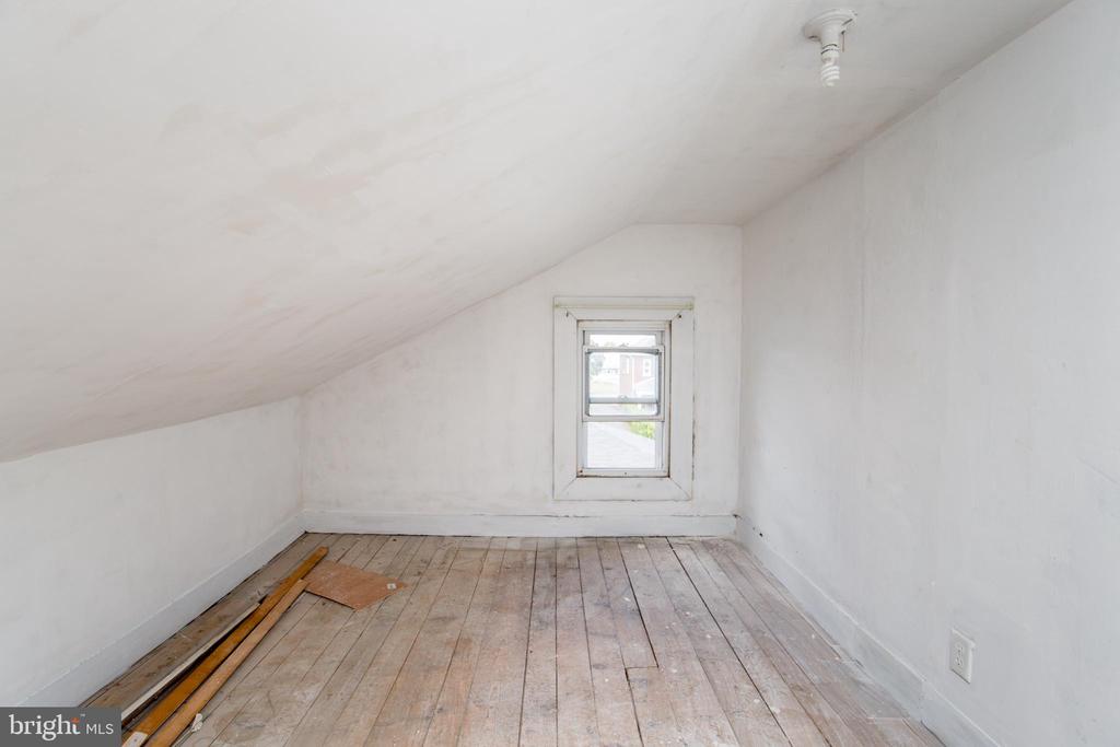 126 W WHITE STREET