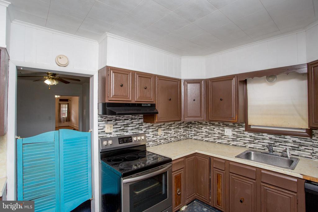 126 W WHITE STREET
