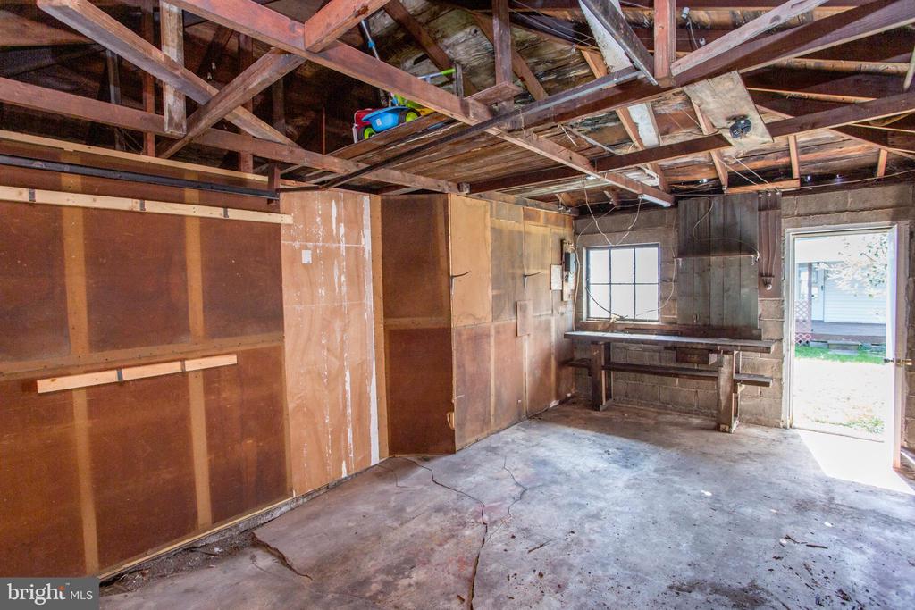 126 W WHITE STREET