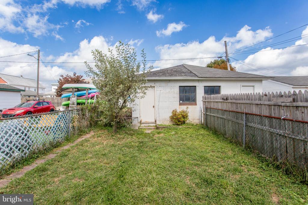 126 W WHITE STREET