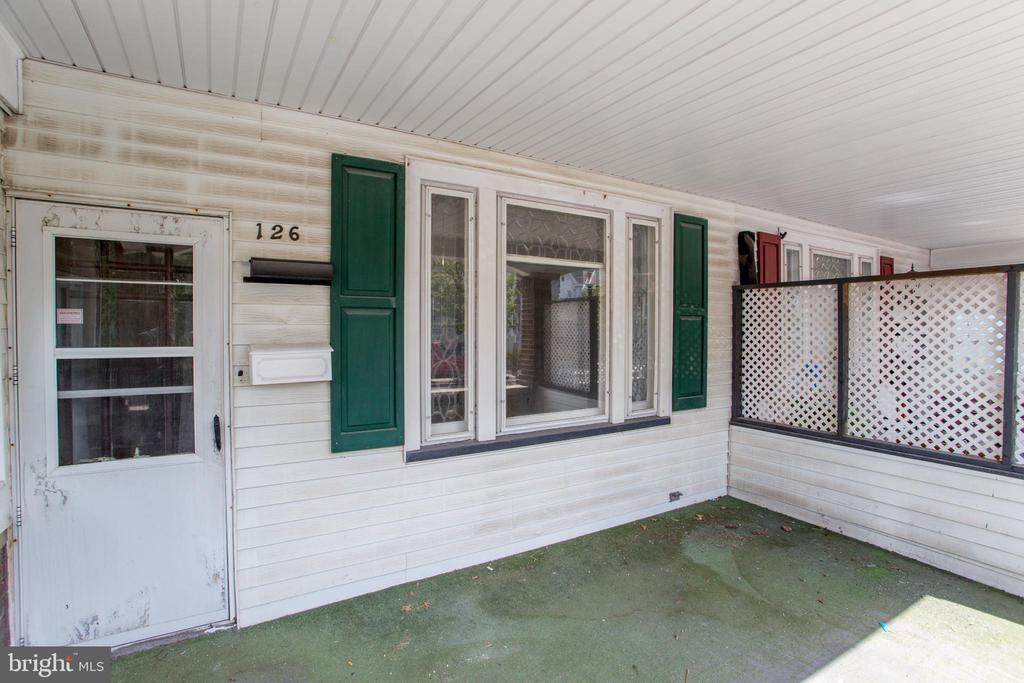 126 W WHITE STREET