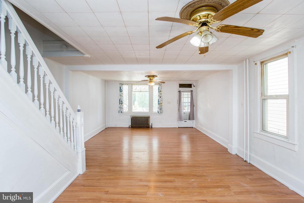 126 W WHITE STREET