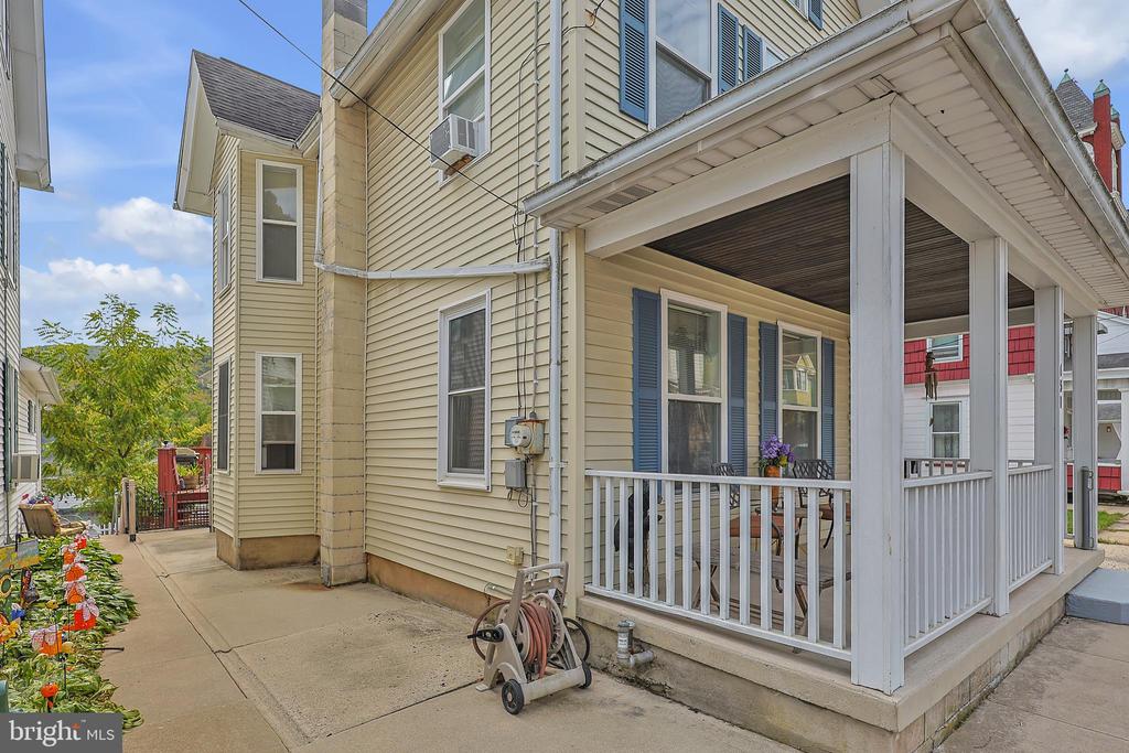 431 CENTER AVENUE